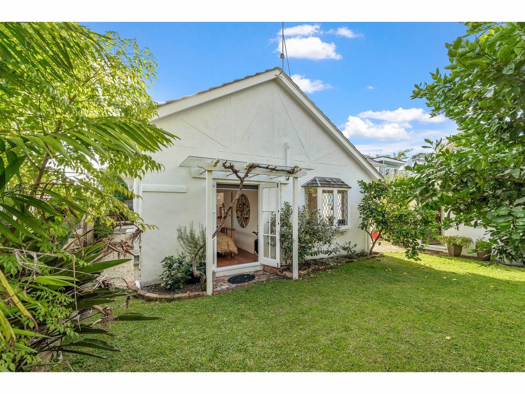 2/23 Cecil Road, Milford, North Shore City - Carousel 25