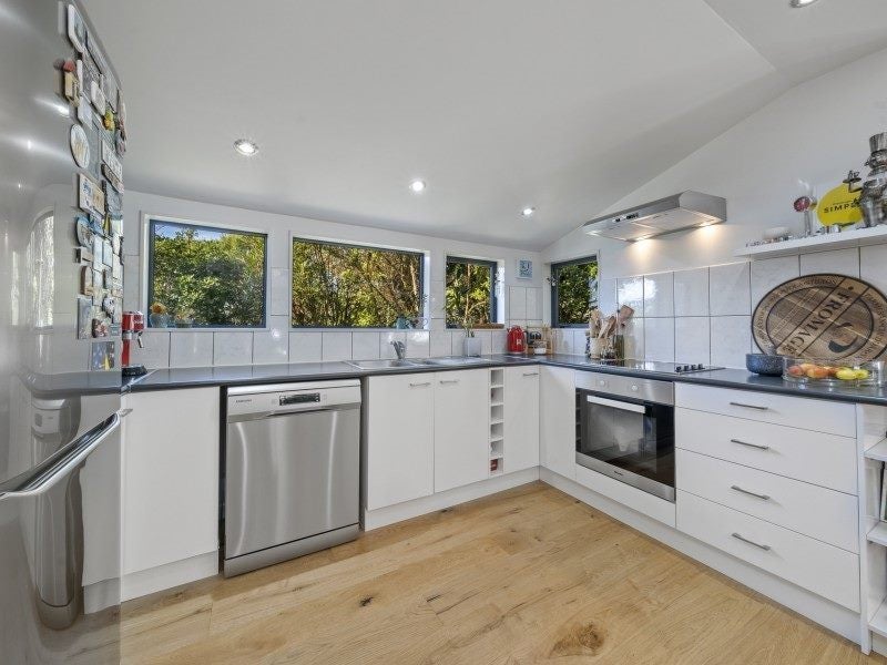 65A Thurleigh Grove, Karori, Wellington - Carousel 1