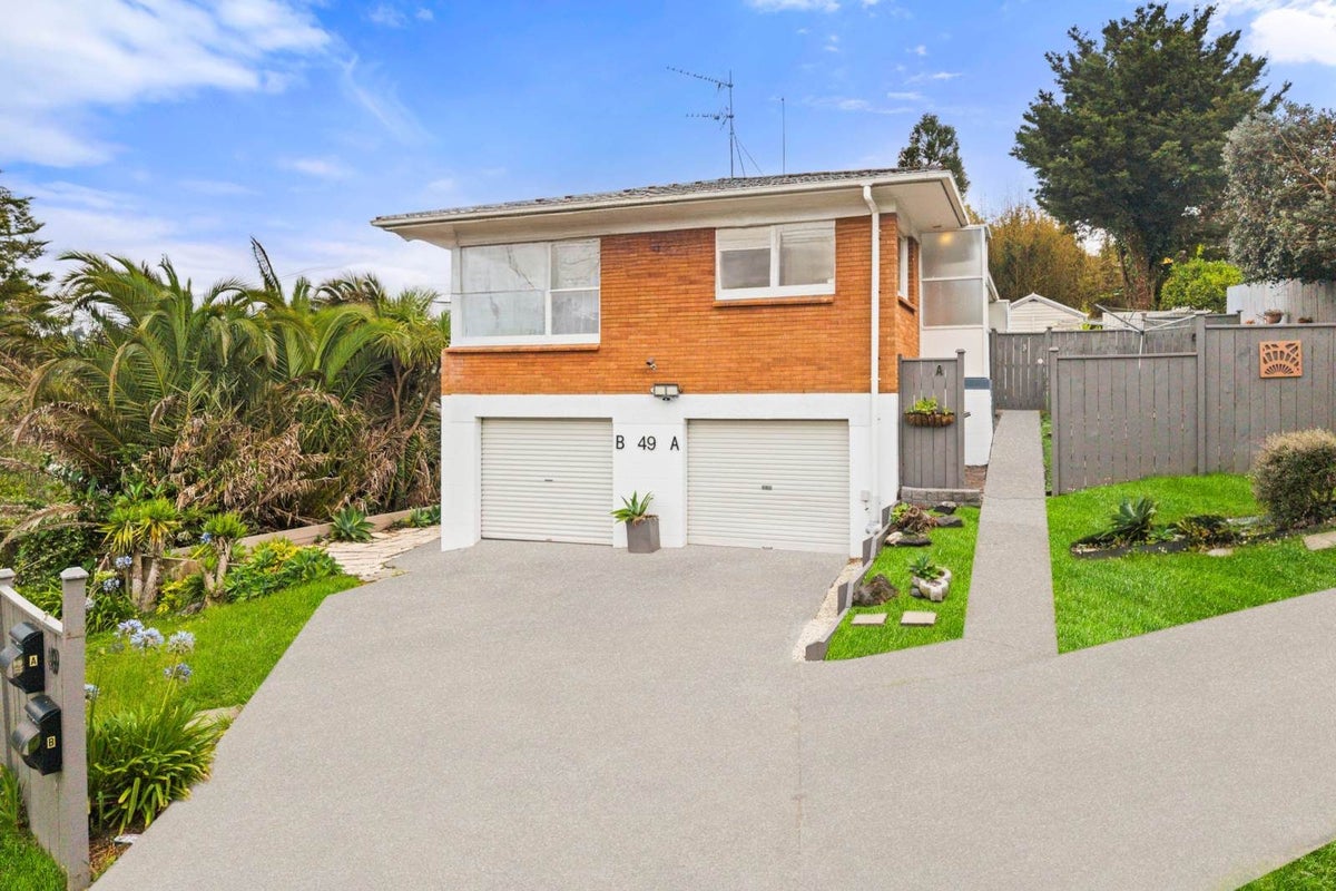 49 Peach Road, Glenfield, Auckland - Carousel 2