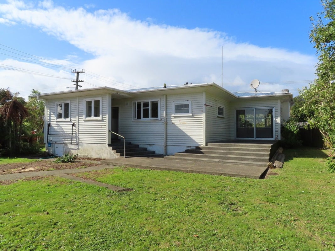 33 Lemon Street, Otaki - Carousel 12
