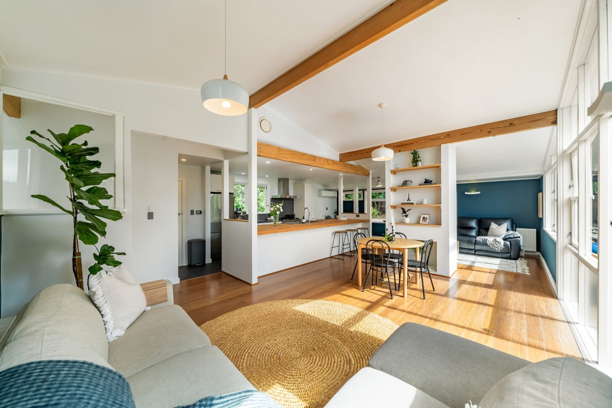 4 Park Road, Belmont, Lower Hutt - Carousel 2
