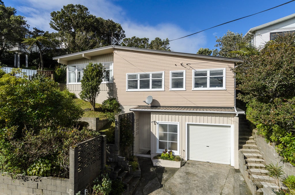 39 Versailles Street, Karori, Wellington - Carousel 2