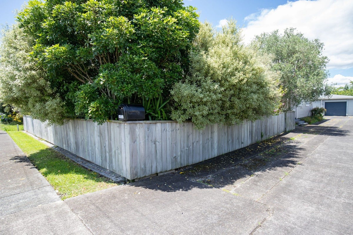 21 Hayward Road, Ngatea, Ngatea - Carousel 26