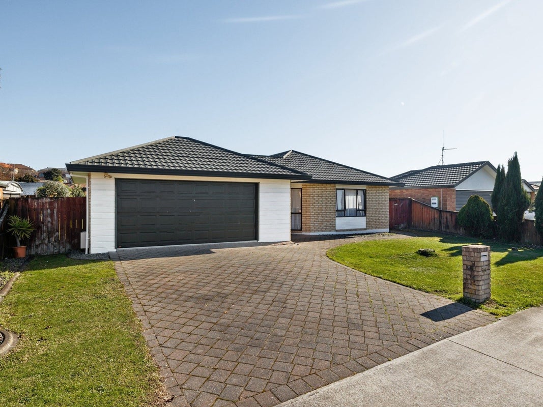 26 Farnborough Drive, Nawton, Hamilton - Carousel 2