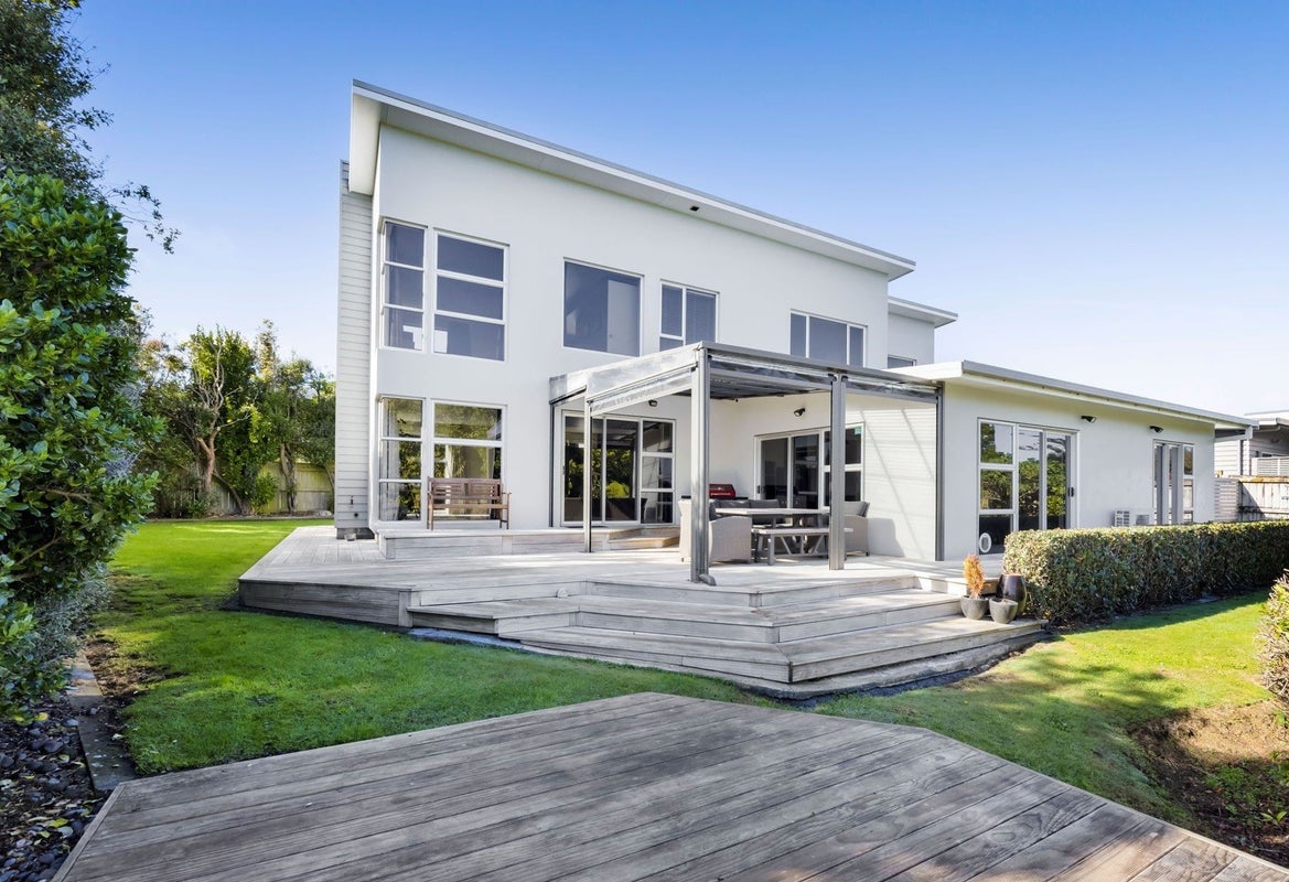 14 Denby Road, Hawera - Carousel 1
