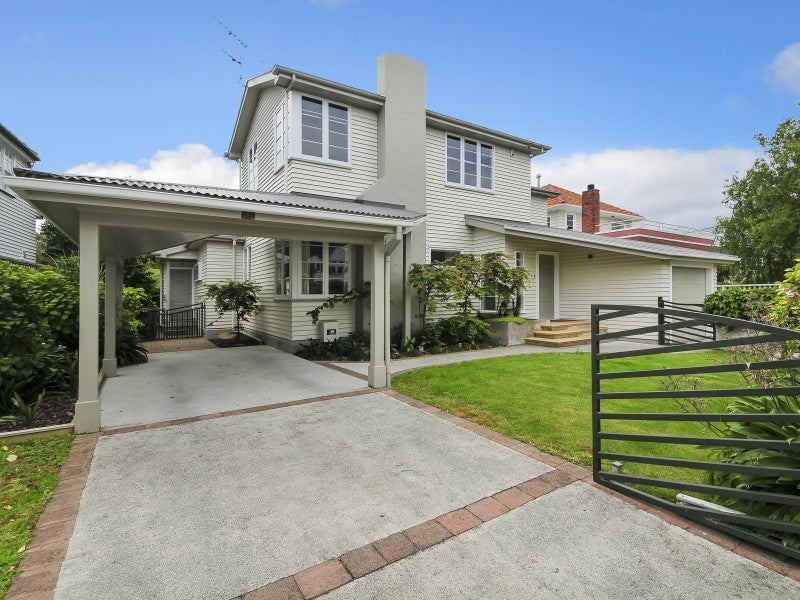 16 Troon Crescent, Boulcott, Lower Hutt - Carousel 1