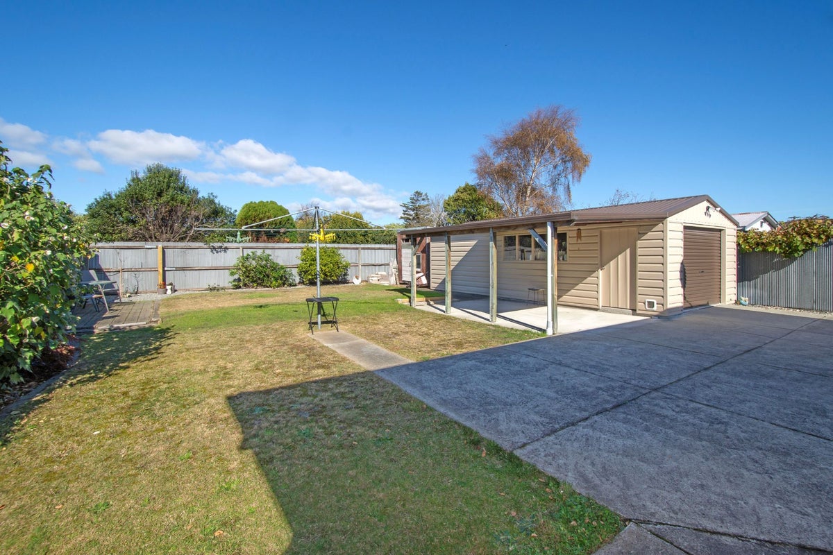 83 Vancouver Crescent, Wainoni, Christchurch - Carousel 2