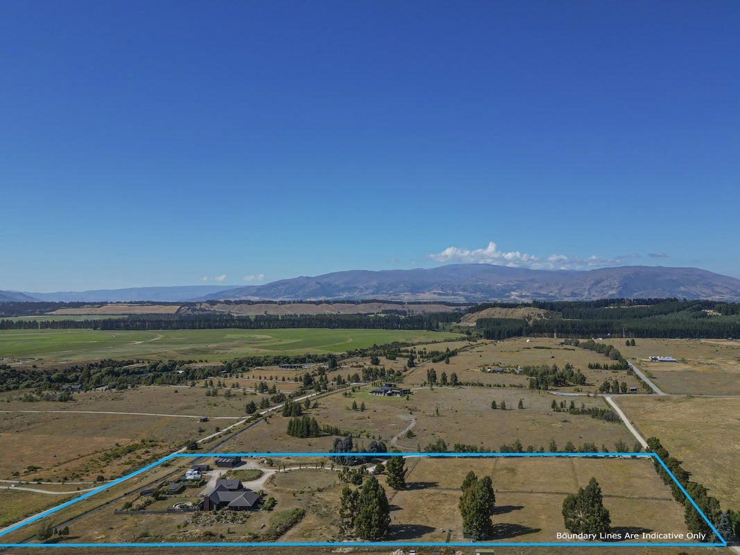 22 Grayburn Lane, Albert Town, Wanaka - Carousel 1