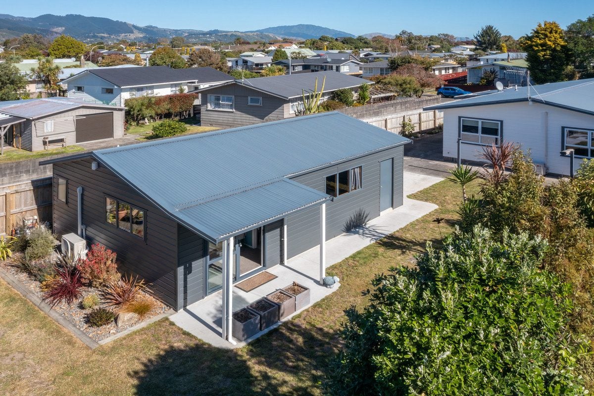 71 Donovan Road, Paraparaumu Beach, Paraparaumu - Carousel 1