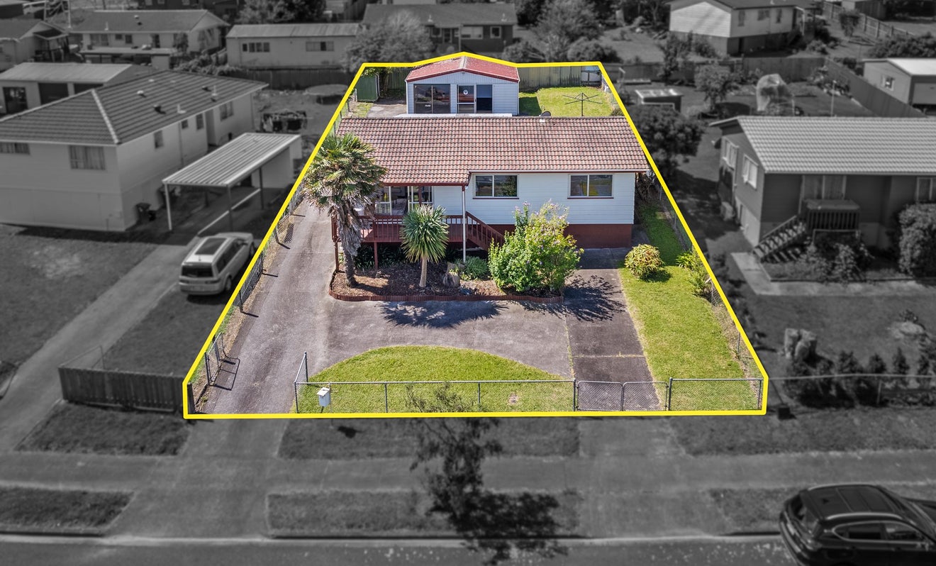 15 Palermo Place, Clover Park, Auckland - Carousel 15