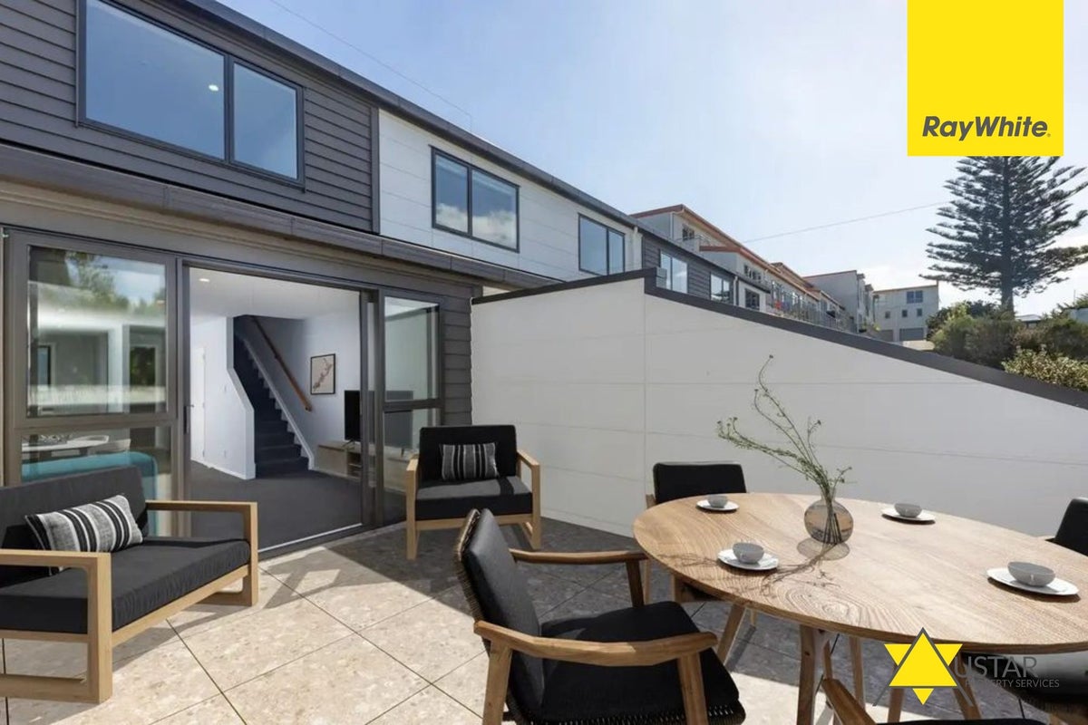 2/148 Arthur Street, Onehunga, Auckland - Carousel 1