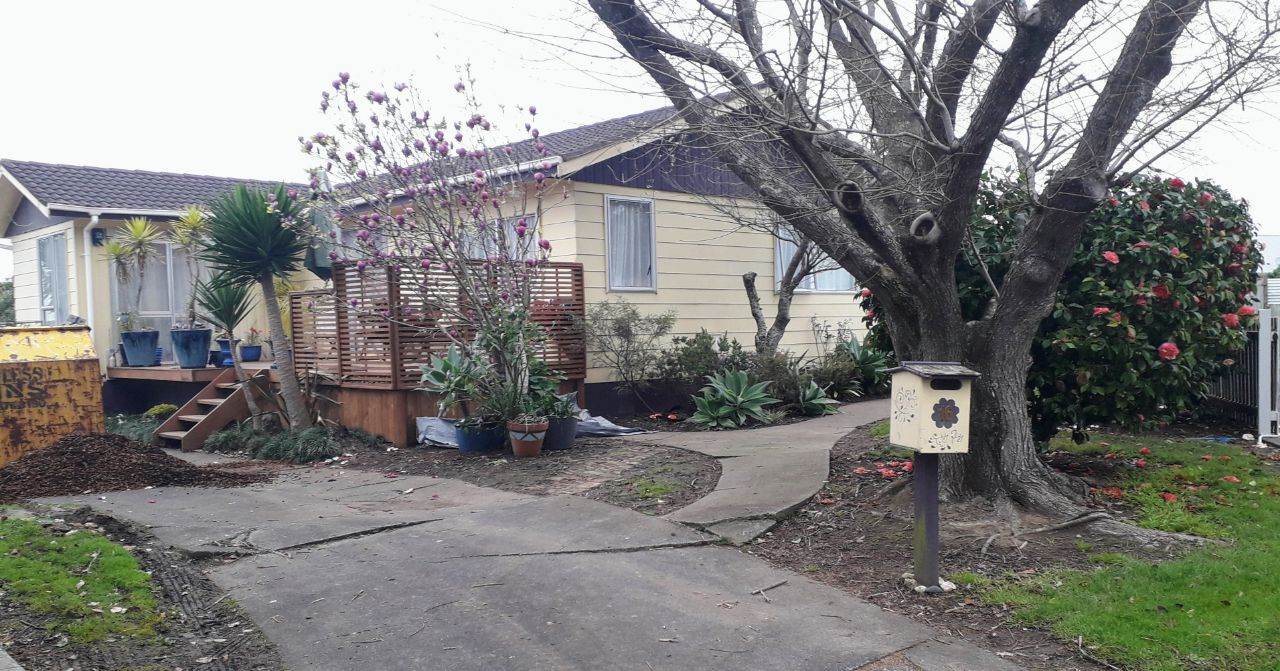 16 Joshua Place, Weymouth, Auckland - Carousel 1