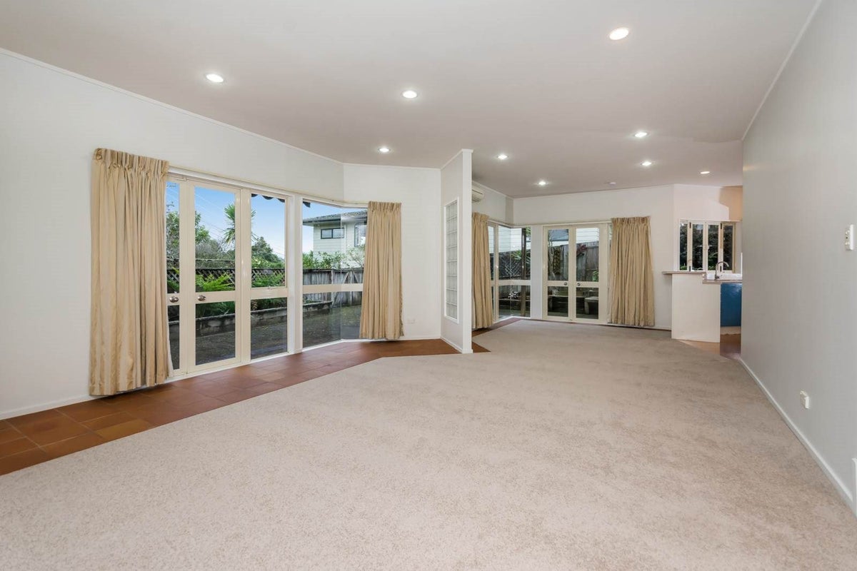 705A Beach Road, Browns Bay, Auckland - Carousel 2
