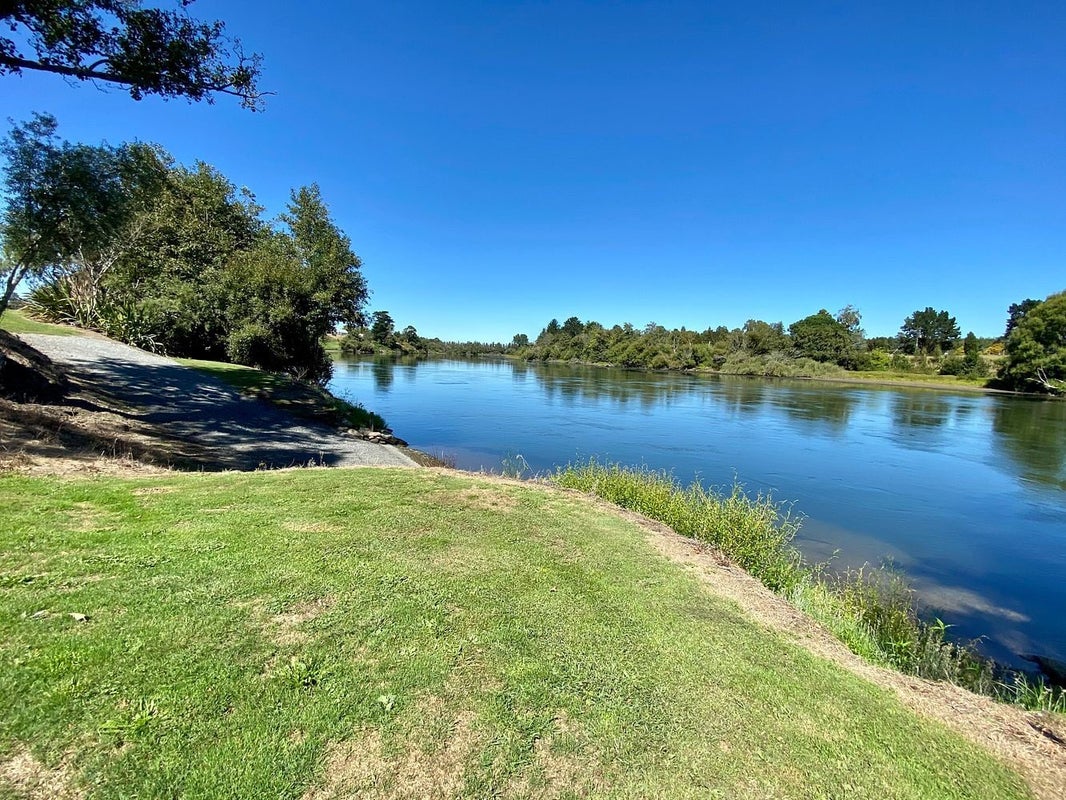 7 River Downs, Horsham Downs, Hamilton - Carousel 13
