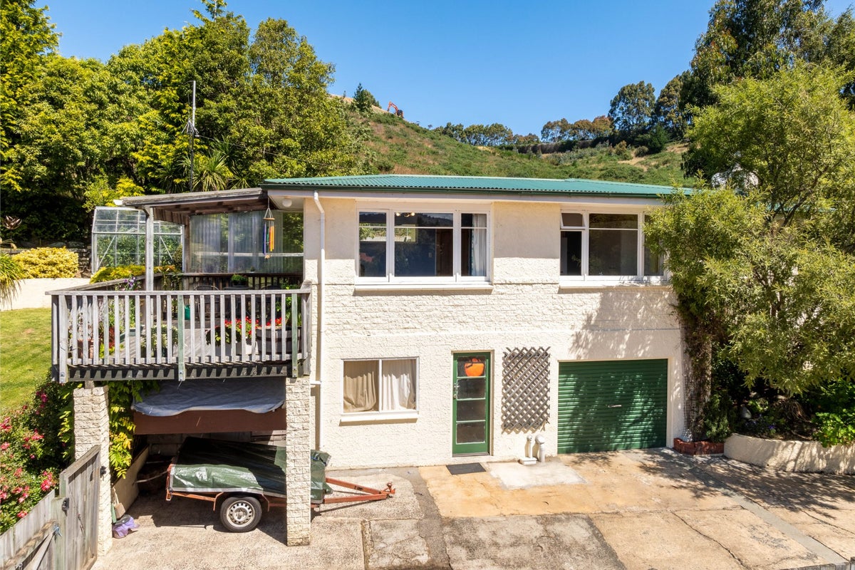 8 Roy Crescent, Concord, Dunedin - Carousel 2