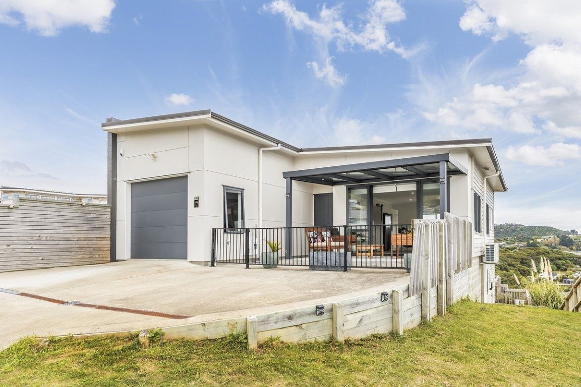 10A Polestar Lane, Whitby, Porirua - Carousel 15