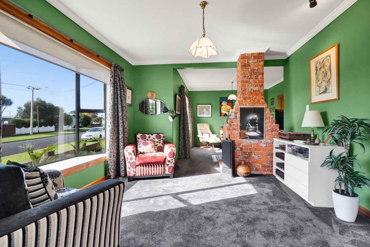 8 Skinner Street, Blagdon, New Plymouth - Carousel 2