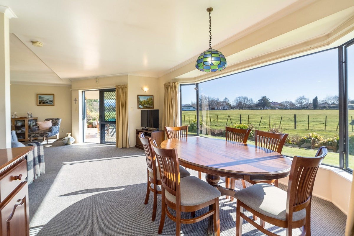 24 Timms Place, Kuripuni, Masterton - Carousel 2