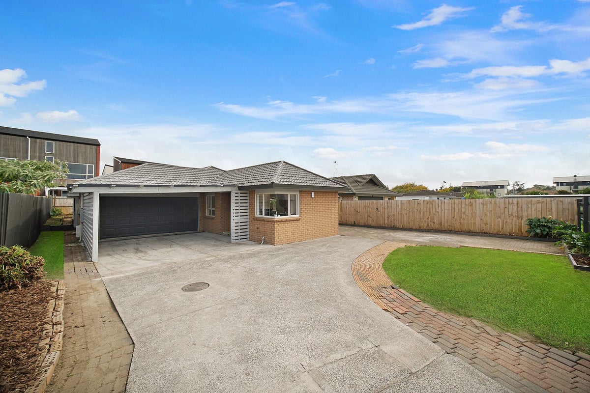 15A Albert Street, Otahuhu, Auckland - Carousel 1