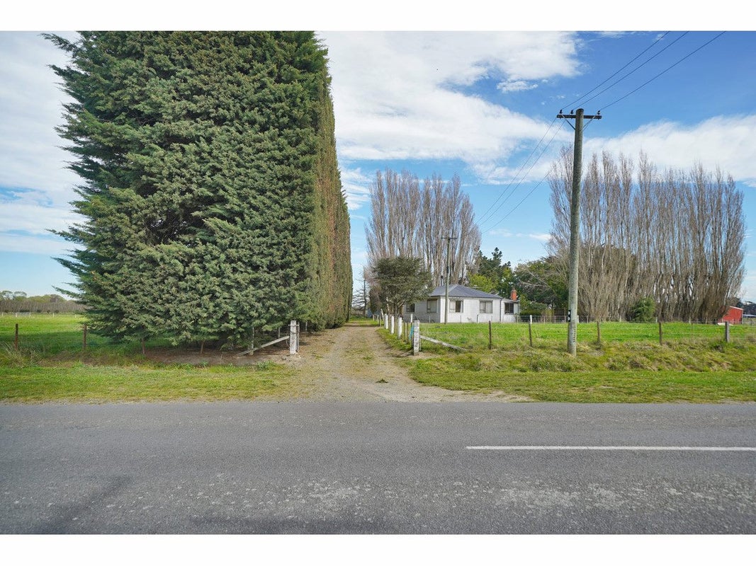 1724 Springs Road, Christchurch - Carousel 2