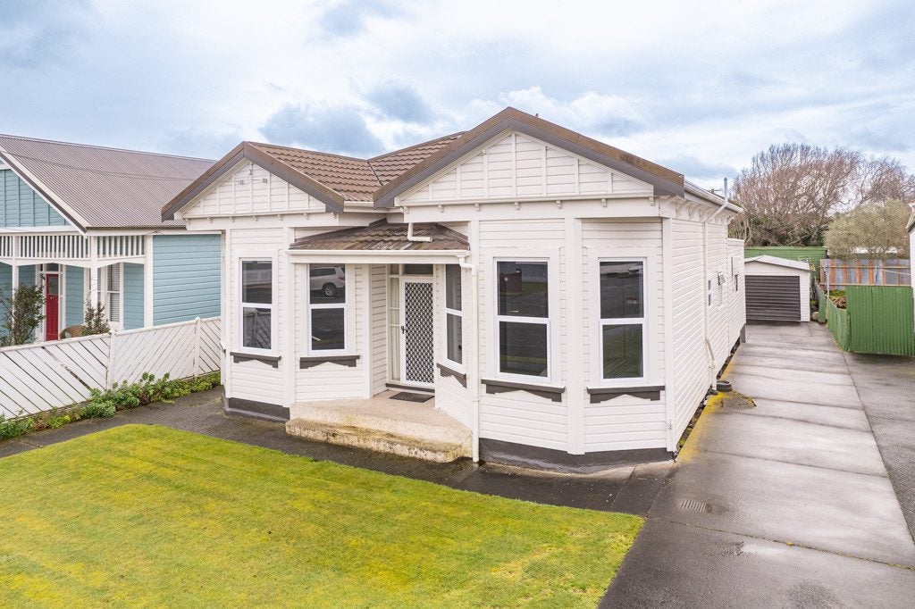 12 George Street, Aramoho, Whanganui - Carousel 1