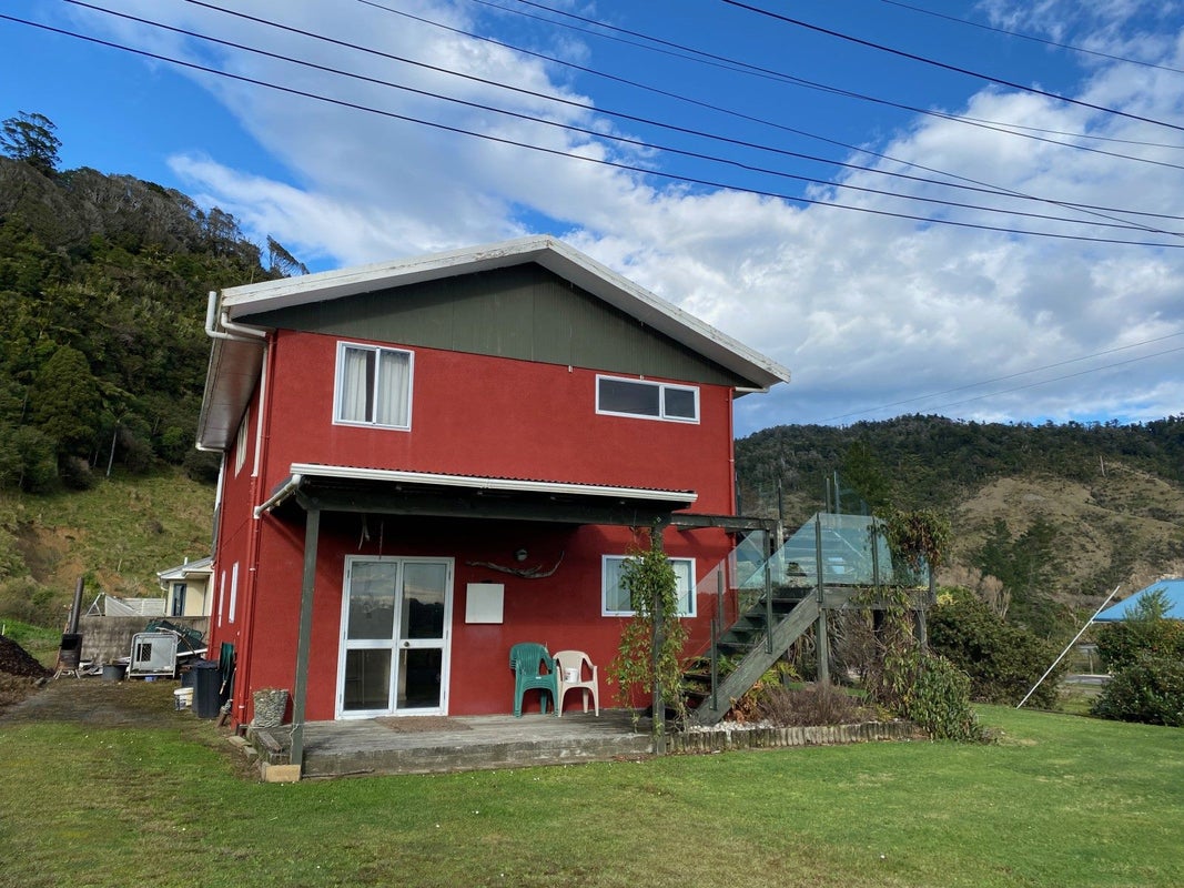 2 Horncastle Crescent, Little Wanganui, Karamea - Carousel 2