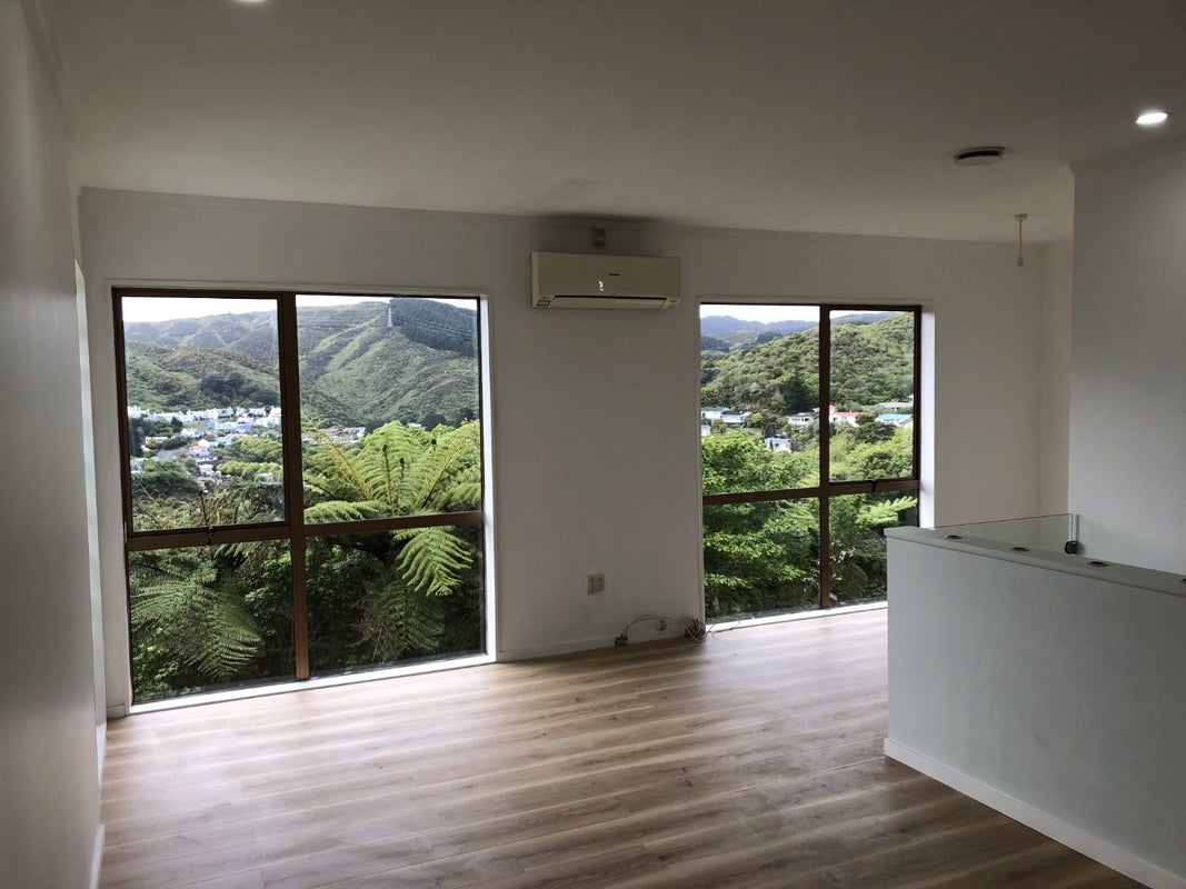 81A Thurleigh Grove, Karori, Wellington - Carousel 1