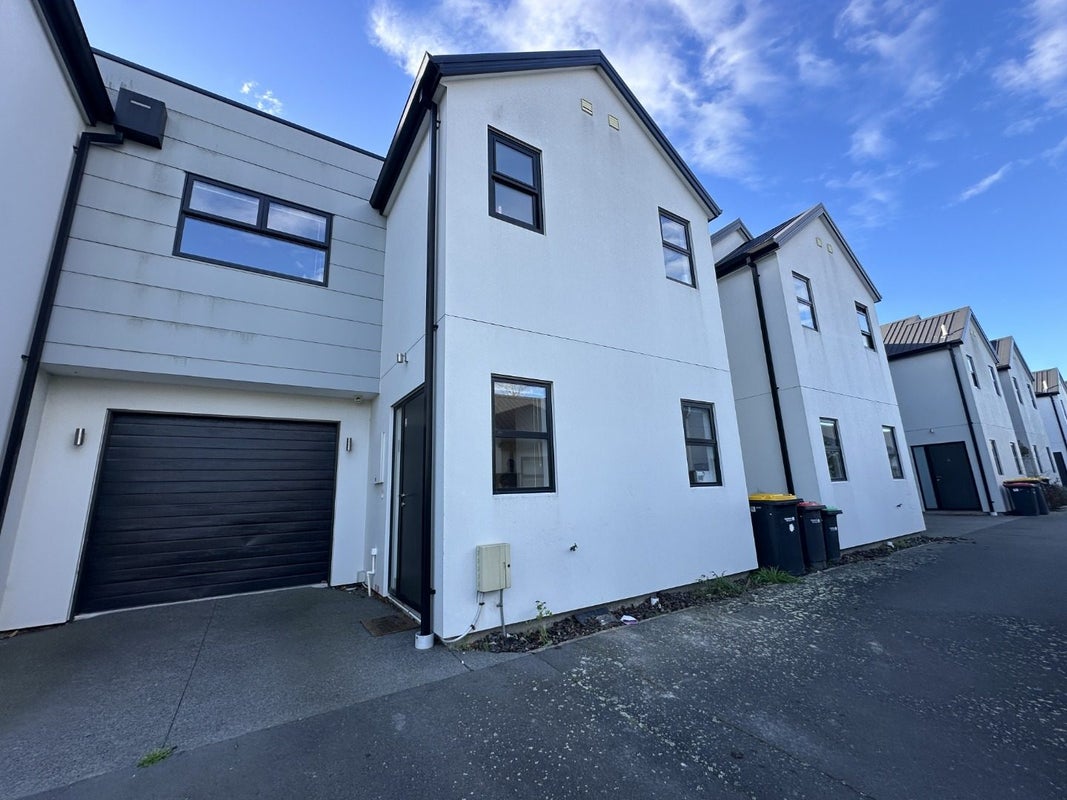 2/34 John Campbell Crescent, Hillmorton, Christchurch - Carousel 2