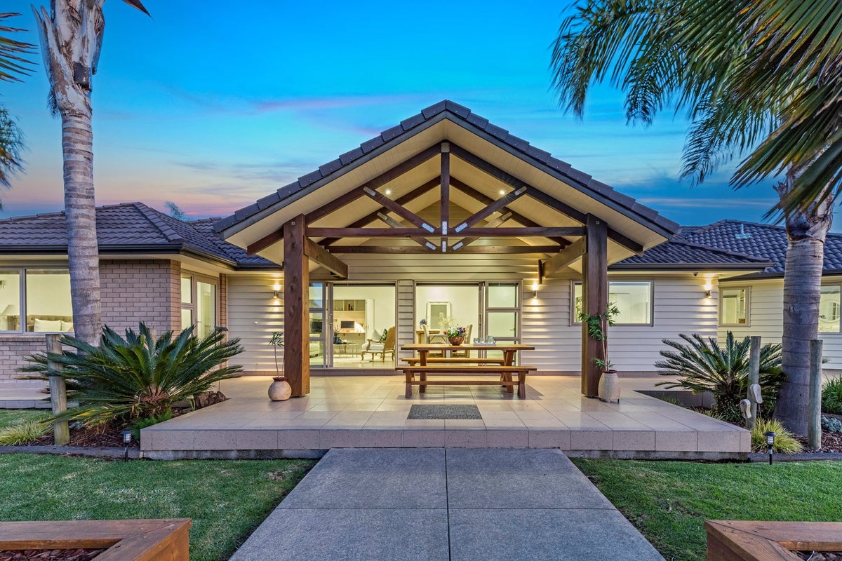 127 Vaughans Road, Albany - Carousel 1