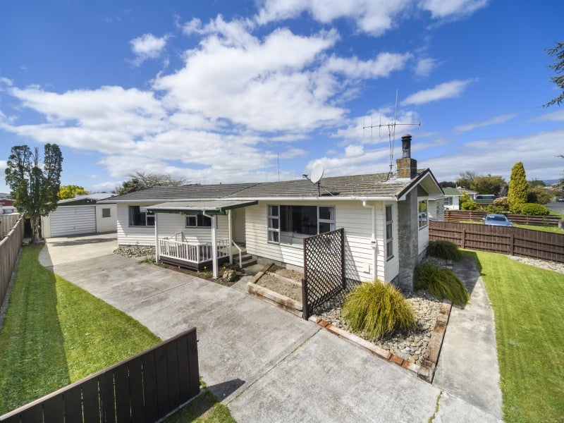 7 Dunk Place, Milson, Palmerston North - Carousel 19