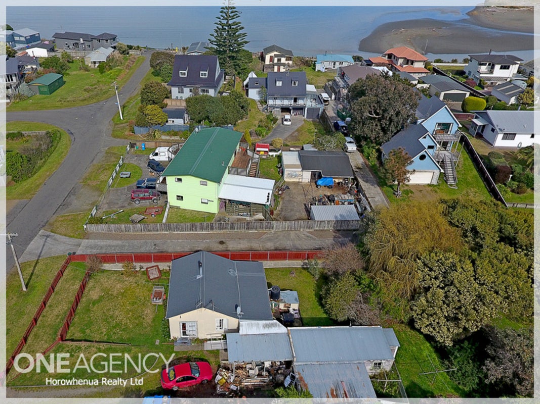 13 Robbie Street, Foxton Beach, Foxton - Carousel 1