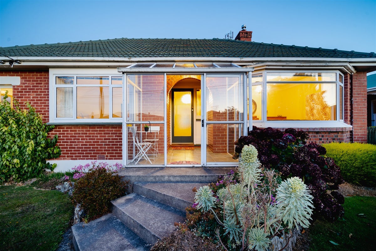 91 Mornington Road, Kenmure, Dunedin - Carousel 1