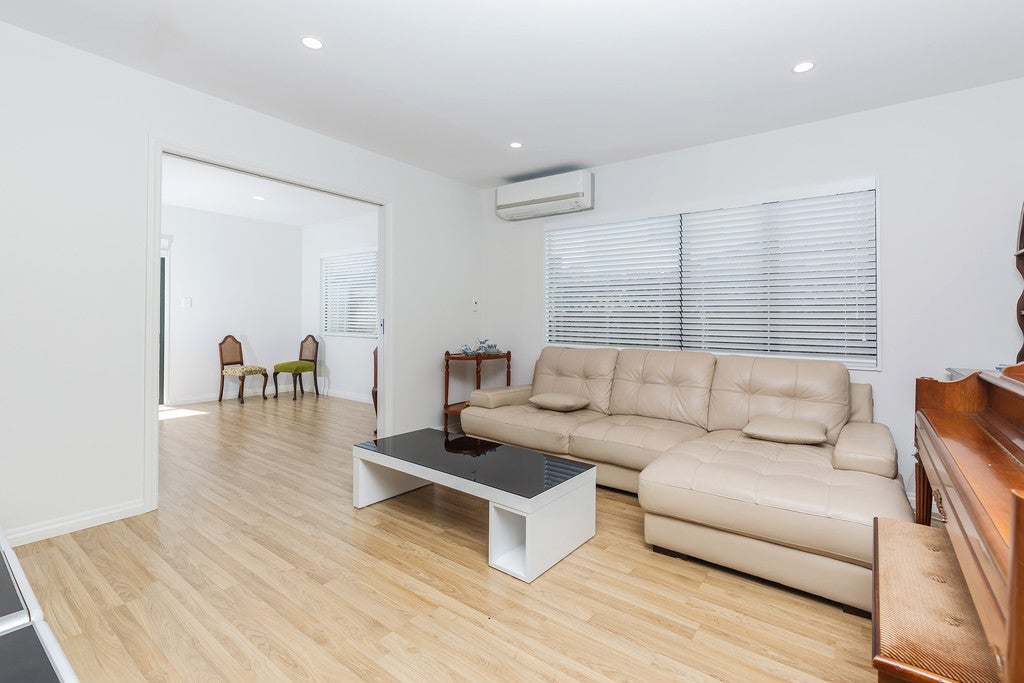 1/14 Hugh Green Drive, Pinehill, Auckland - Carousel 2