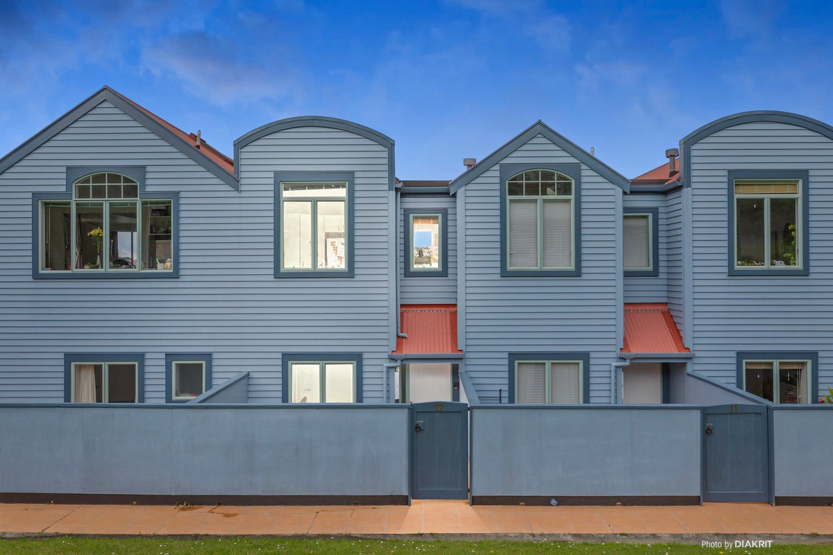 12/93A Kelburn Parade, Kelburn, Wellington - Carousel 1