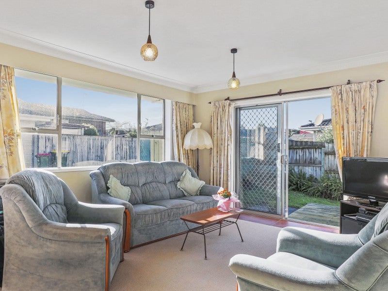 6/58 Wellington Street, Howick, Auckland - Carousel 2