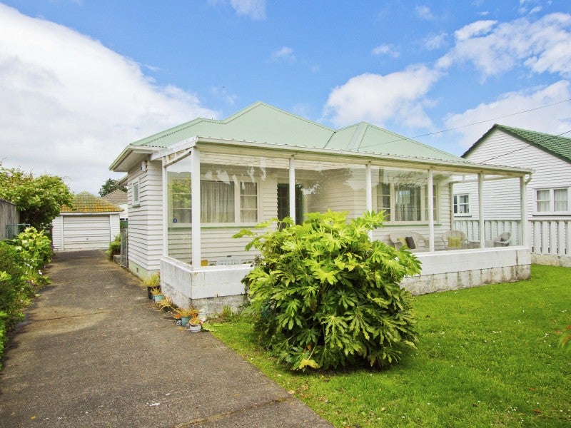 38 Thornycroft Avenue, Epuni, Lower Hutt - Carousel 2