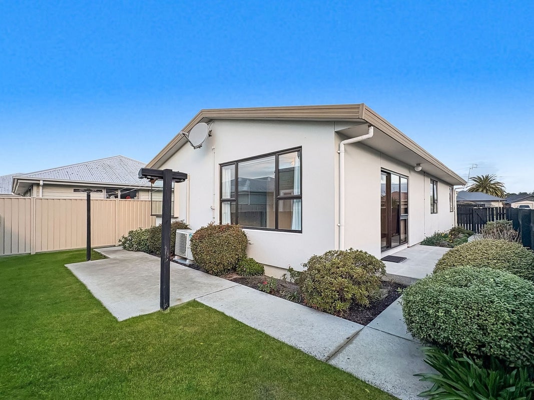 1/11 Sylvia Street, Parklands, Christchurch - Carousel 1