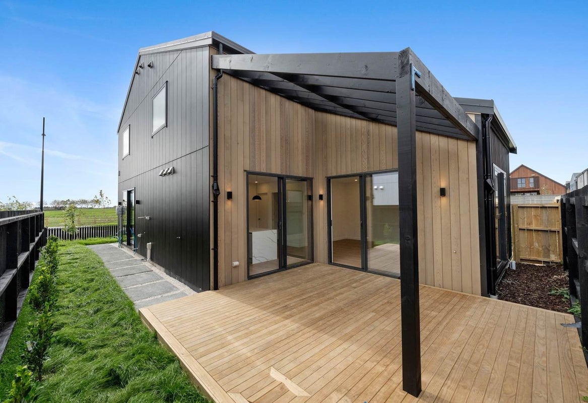 3 Murray Grey Lane, Karaka, Papakura - Carousel 2