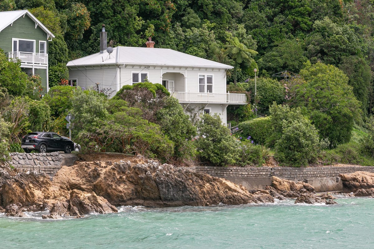 427 Karaka Bay Road, Karaka Bays, Wellington - Carousel 22