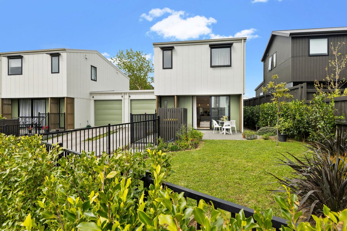 19 Cessna Crescent, Mangere, Auckland - Carousel 1