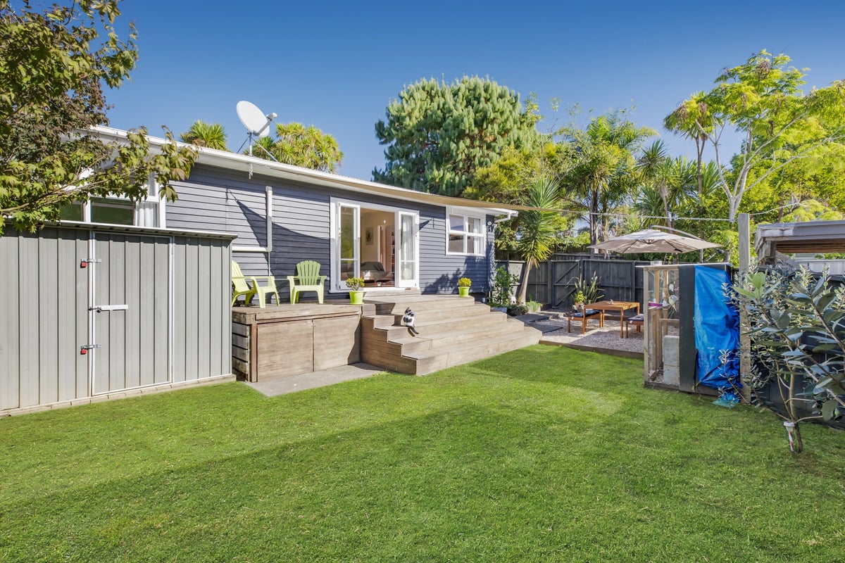1/615 Swanson Road, Swanson, Auckland - Carousel 1
