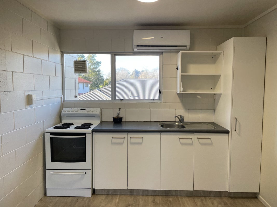 10/3 Tralee Place, Hillcrest, Hamilton - Carousel 2