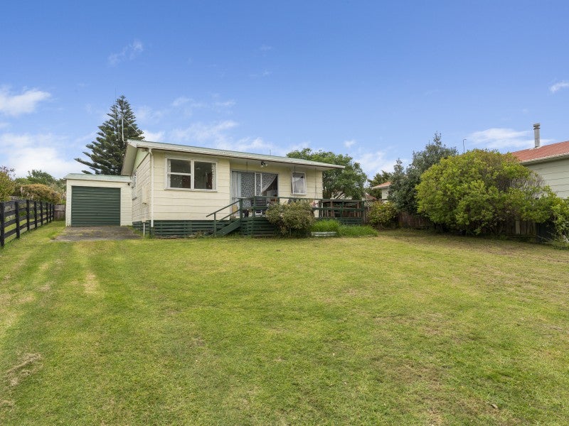 49 Toi Street, Otaki Beach, Otaki - Carousel 1