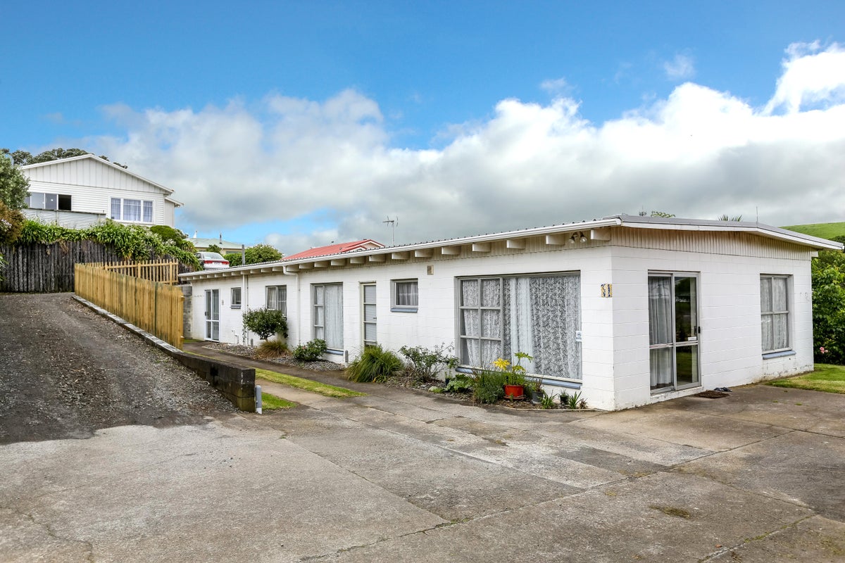 534 Devon Street West, Blagdon, New Plymouth - Carousel 1