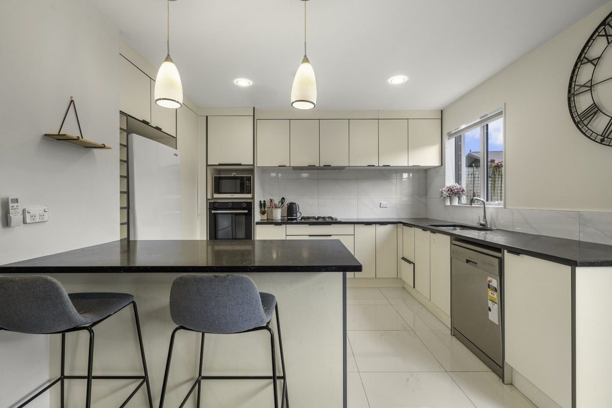 8/208 Killarney Road, Frankton, Hamilton - Carousel 2