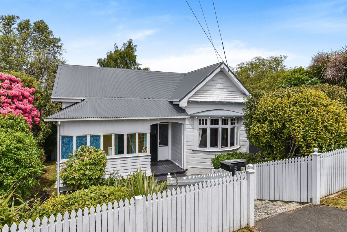 5 Napier Street, Belleknowes, Dunedin - Carousel 1