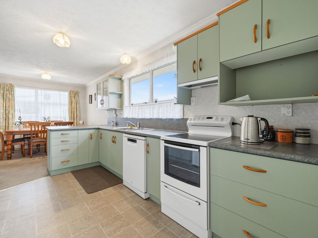 16 Mepal Place, Kingswell, Invercargill - Carousel 2