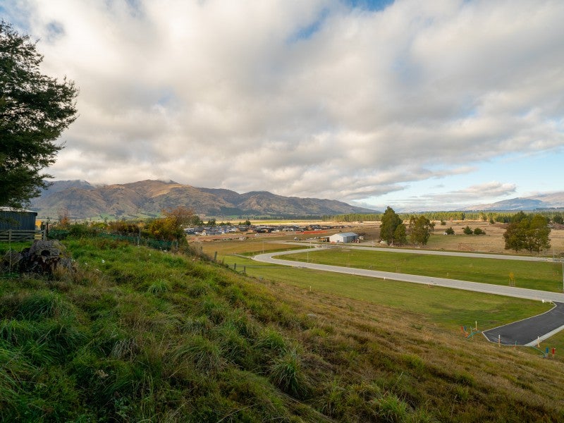 25 Tomtit Crescent, Wanaka - Carousel 7