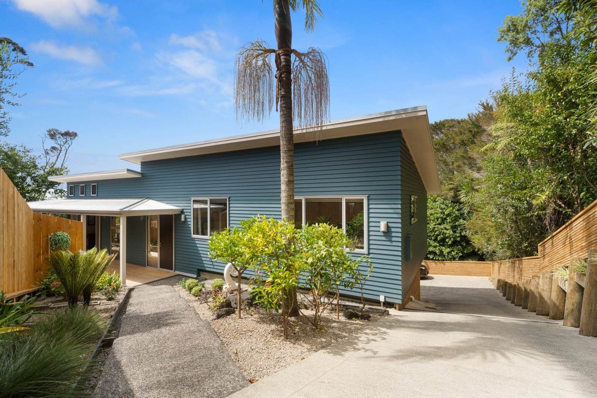 2/15 Beatrice Avenue, Hillcrest, Auckland - Carousel 2
