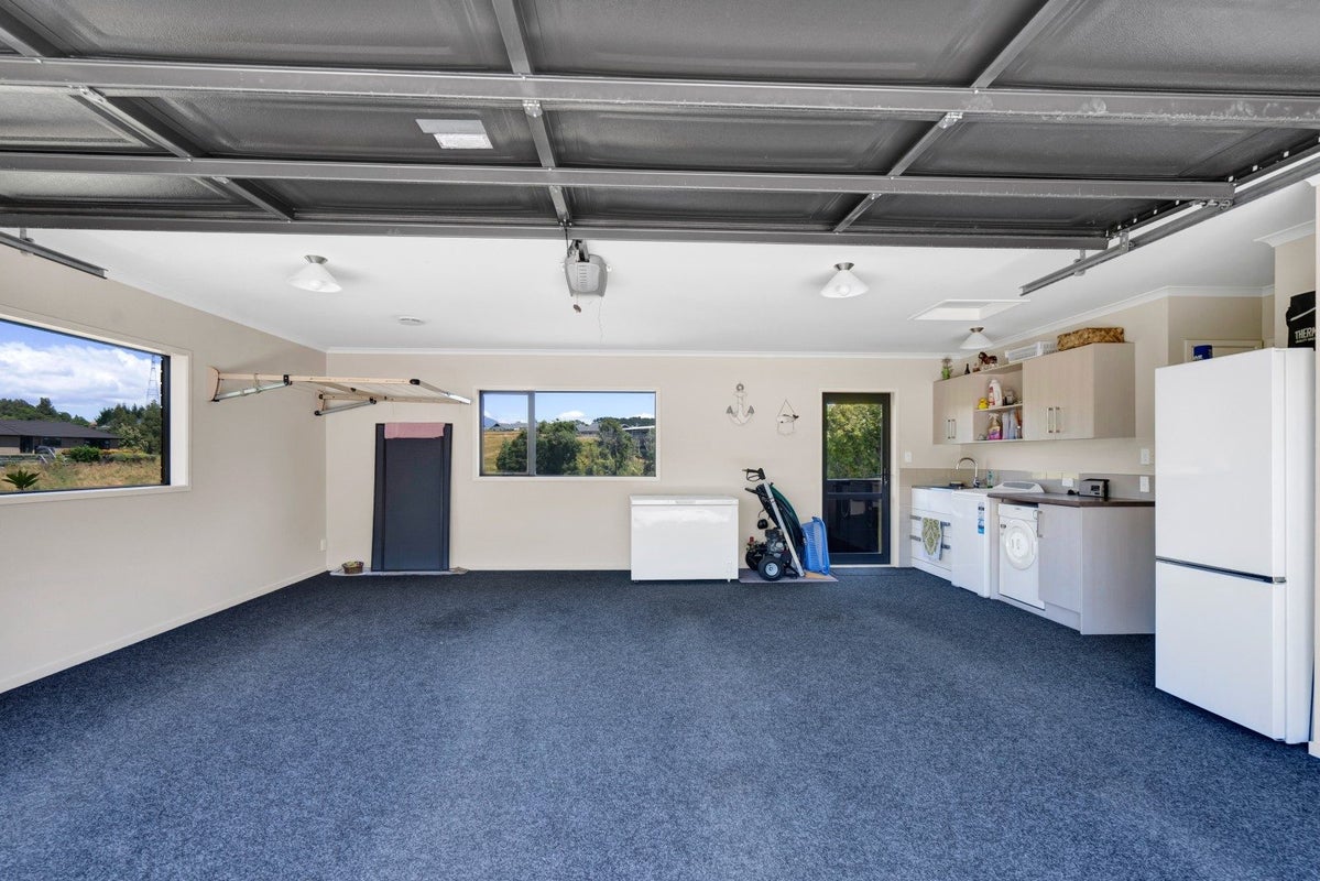 32B Ainslee Street, Highlands Park, New Plymouth - Carousel 27